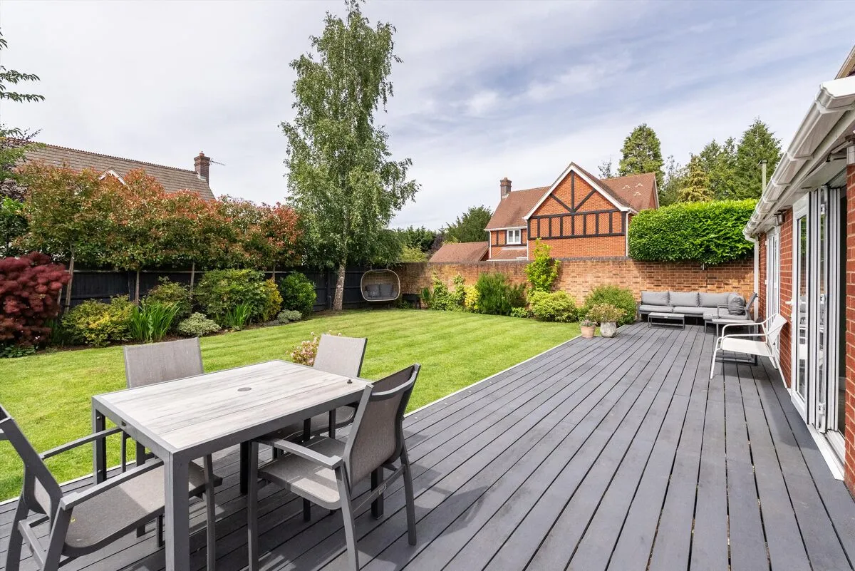 St. Andrews Gardens, Cobham, KT11, photo 7