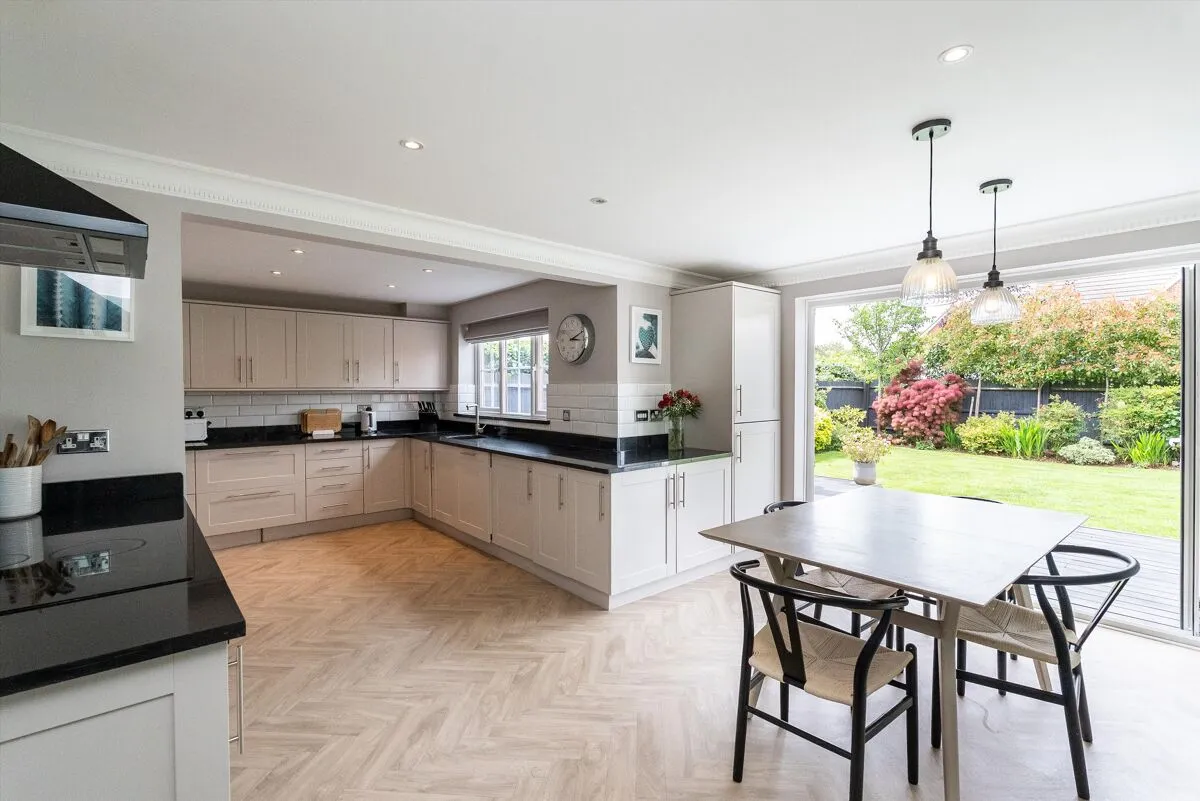 St. Andrews Gardens, Cobham, KT11, photo 3