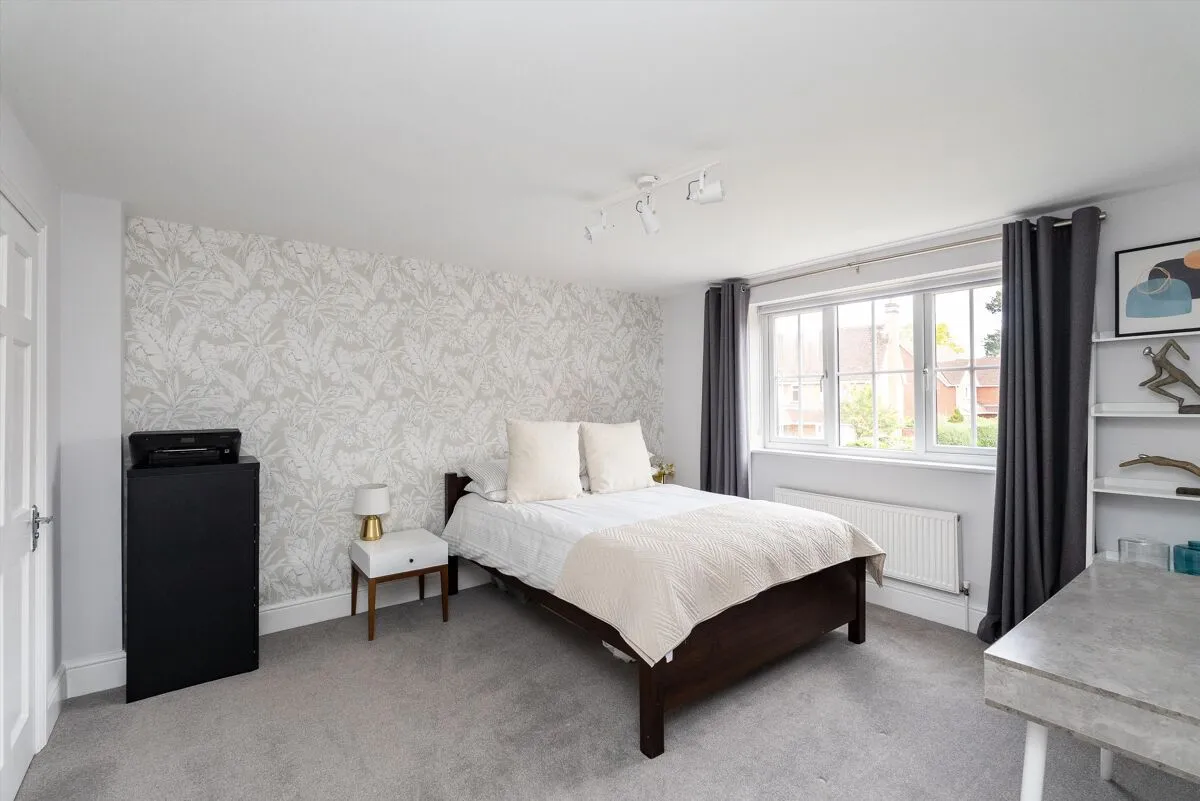 St. Andrews Gardens, Cobham, KT11, photo 14