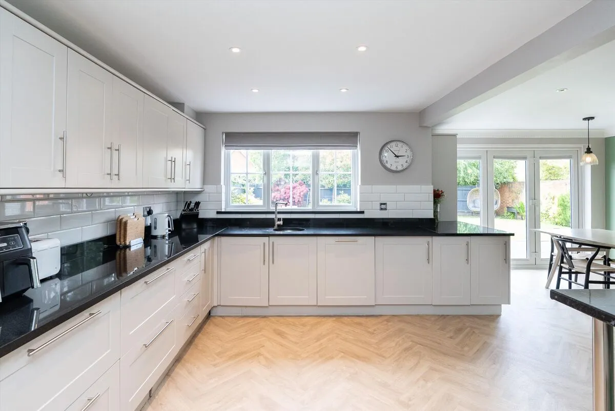 St. Andrews Gardens, Cobham, KT11, photo 5