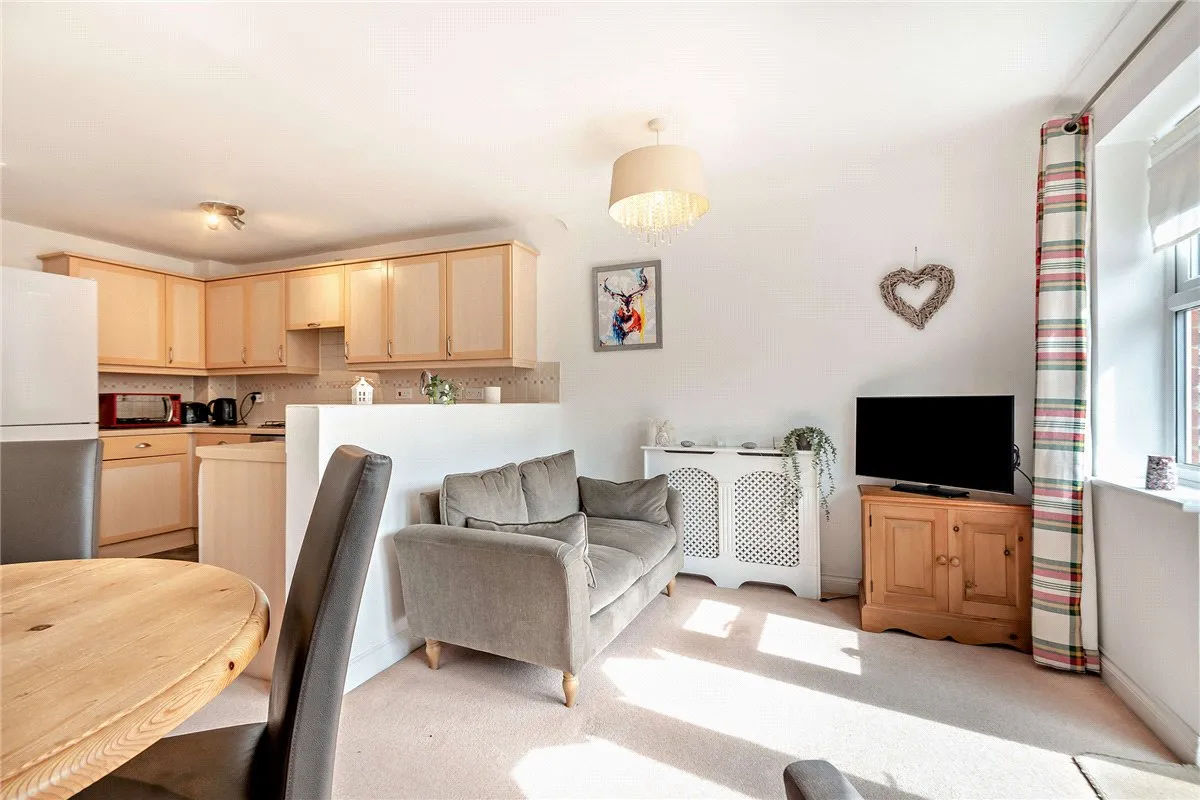 Urquhart Road, Thatcham, RG19, photo 7
