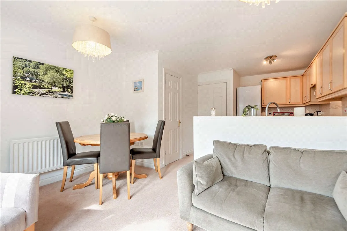 Urquhart Road, Thatcham, RG19, photo 11