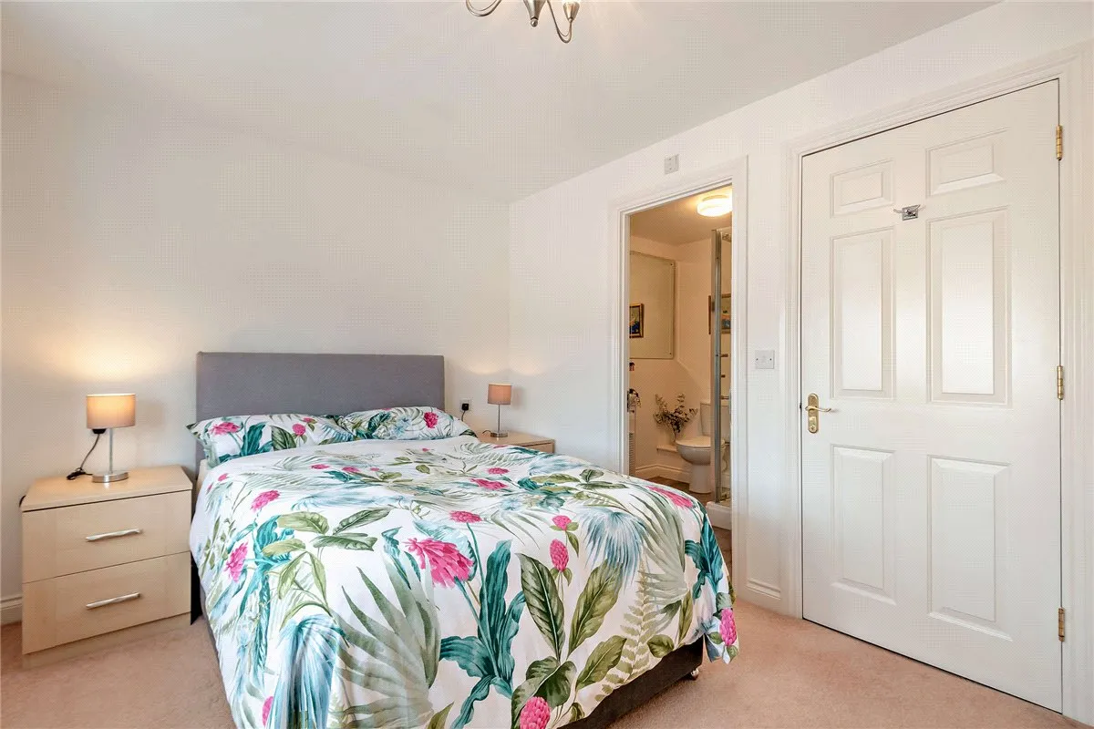 Urquhart Road, Thatcham, RG19, photo 9