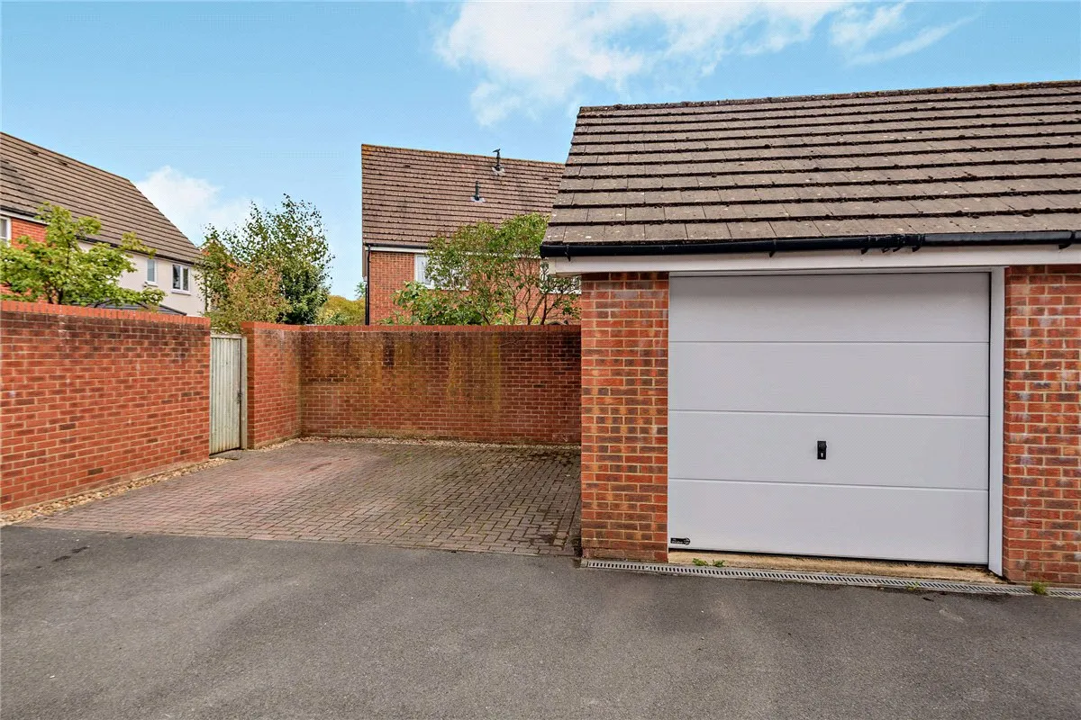 Urquhart Road, Thatcham, RG19, photo 20