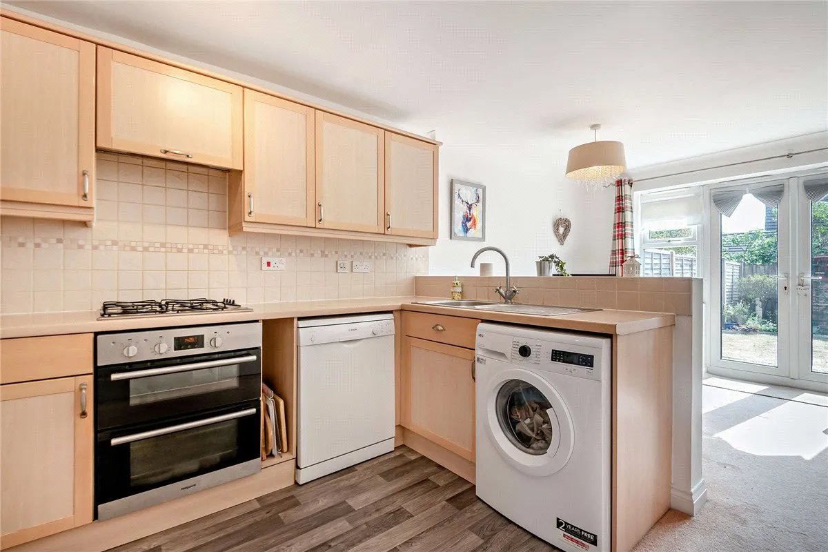 Urquhart Road, Thatcham, RG19, photo 3