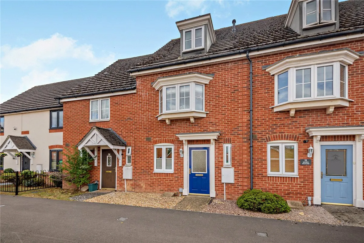 3 bed house for sale, Urquhart Road, Thatcham, RG19