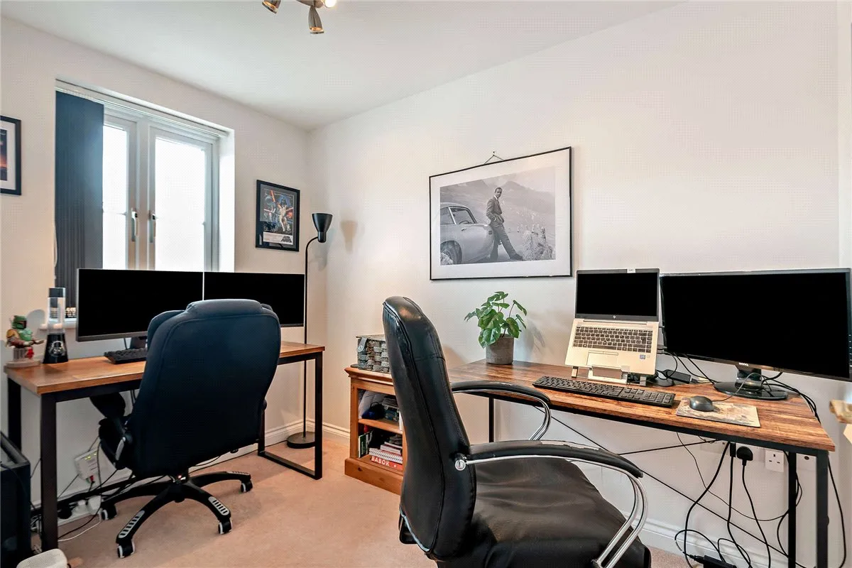Urquhart Road, Thatcham, RG19, photo 4