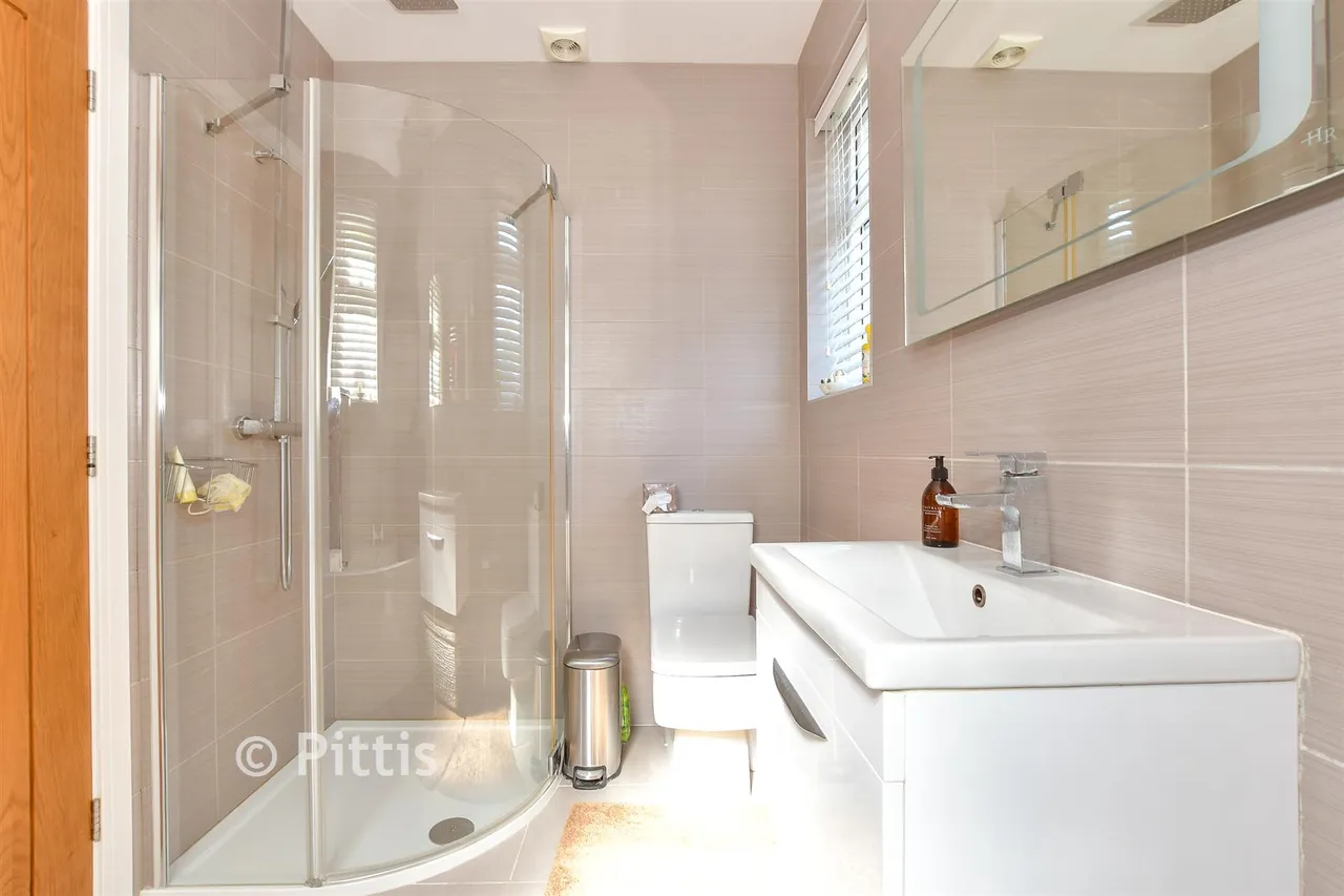 Niton Road, Rookley, PO38, photo 10