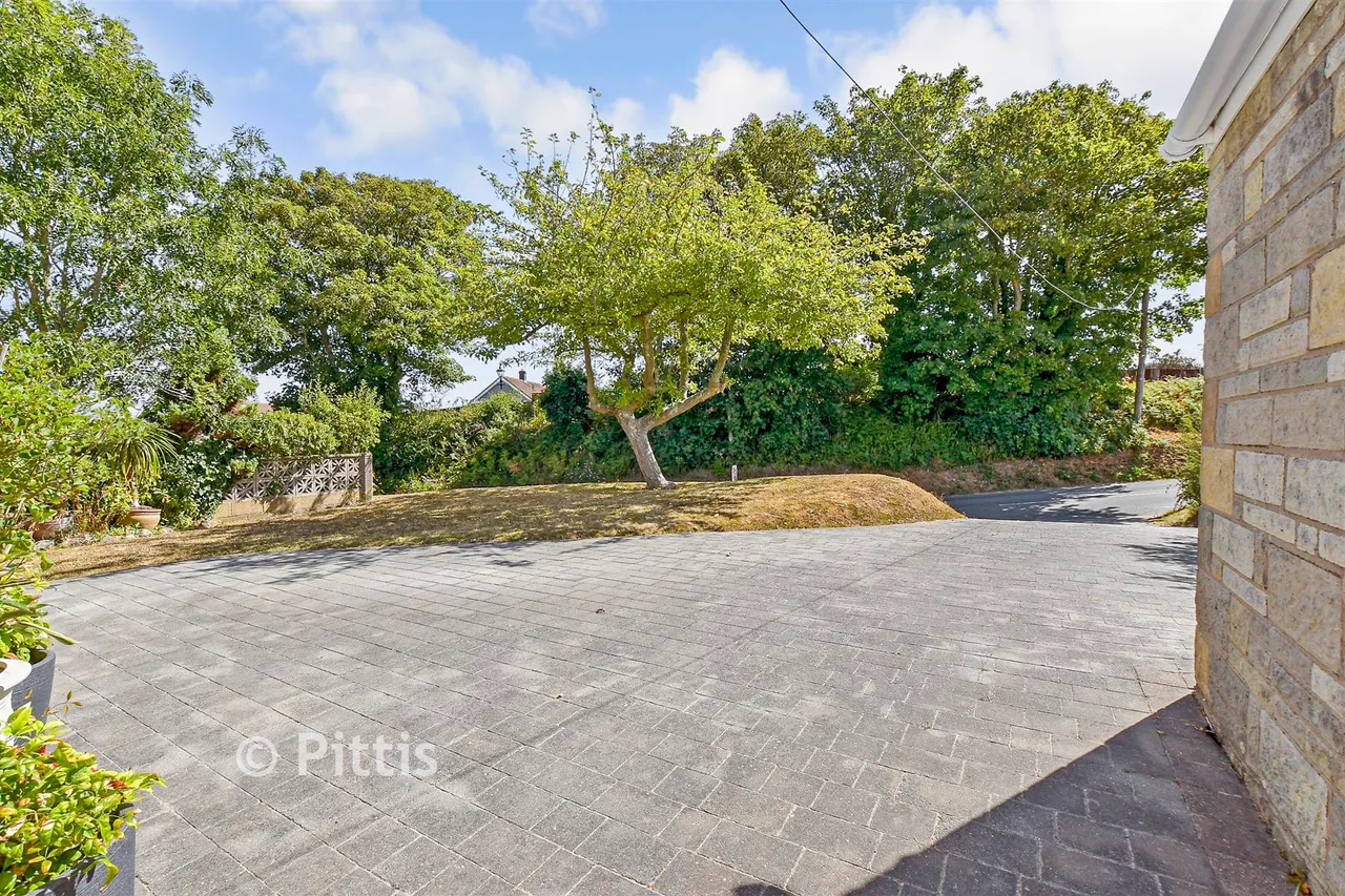 Niton Road, Rookley, PO38, photo 13