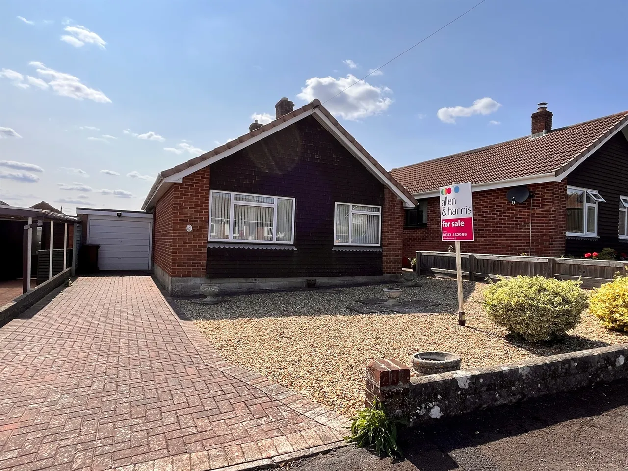 2 bed house for sale — Champney Road, Frome