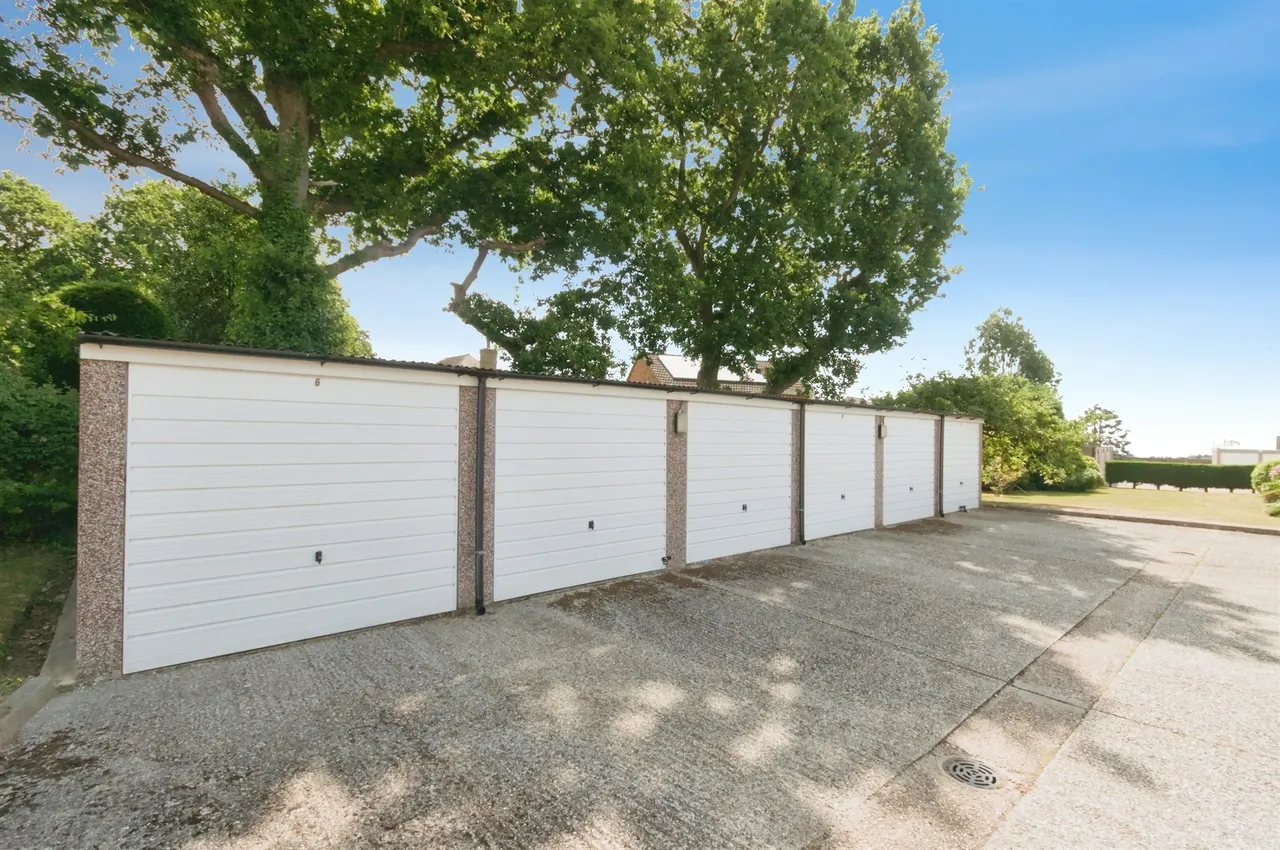 Heighton Close, Bexhill-On-Sea, TN39, photo 13