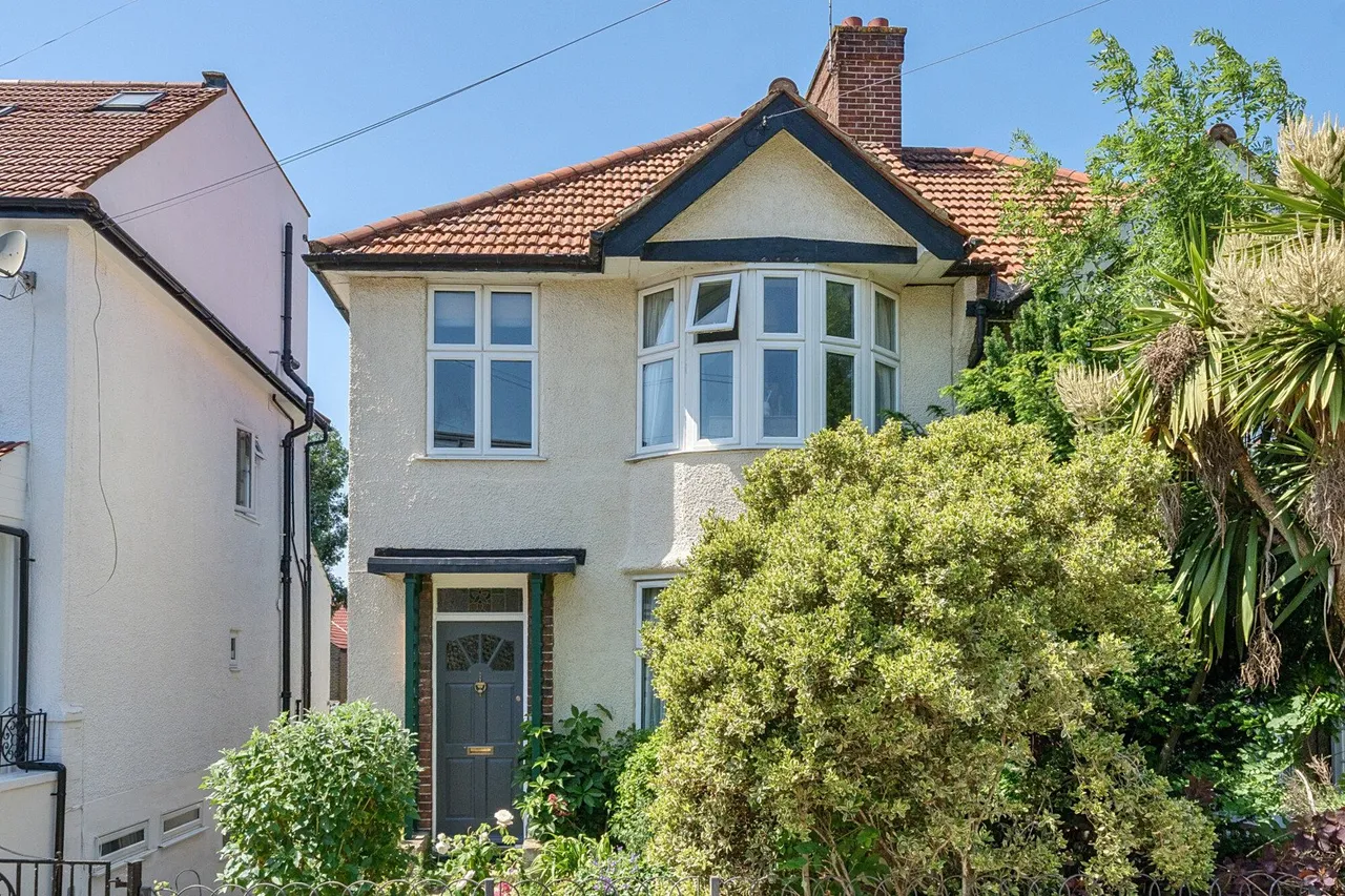 3 bed house for sale — Bexhill Road, SE4