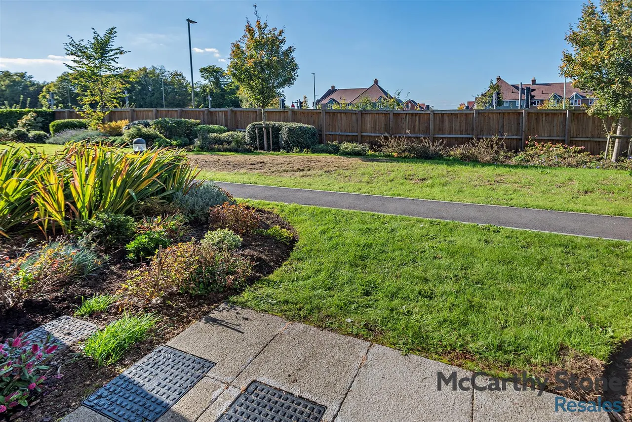 Shortwood Copse Lane, Basingstoke, RG23, photo 26