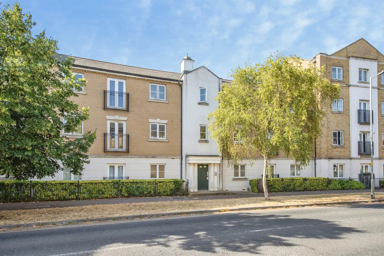 2 bed flat for sale — Tufnell Way, Colchester