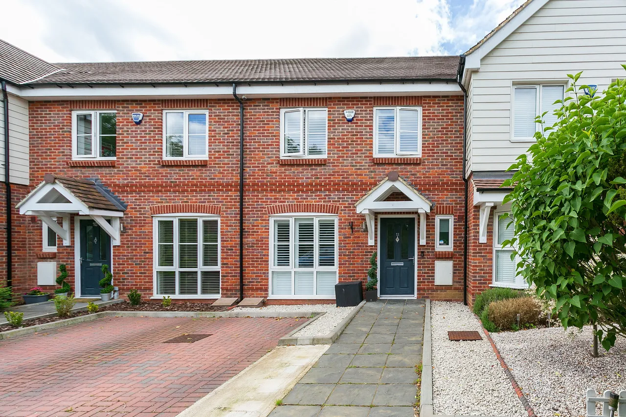 3 bed house to rent — 11 The Copse, Woodside Road, Abbots Langley