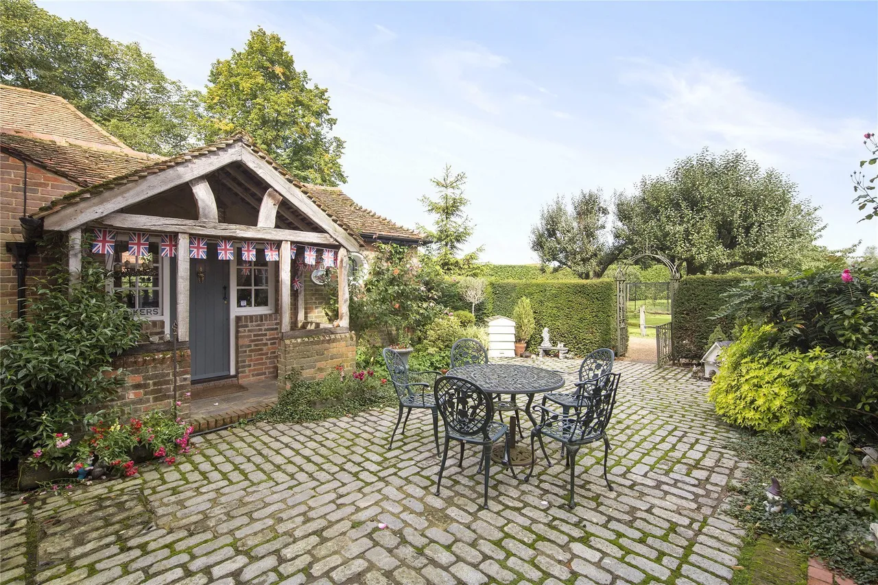 Elvedon Road, Cobham, KT11, photo 14
