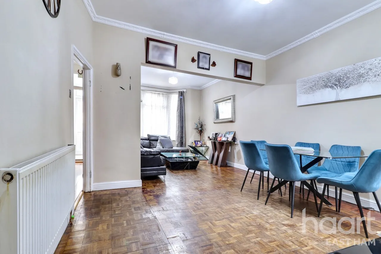 Winter Avenue, London, E6, photo 9