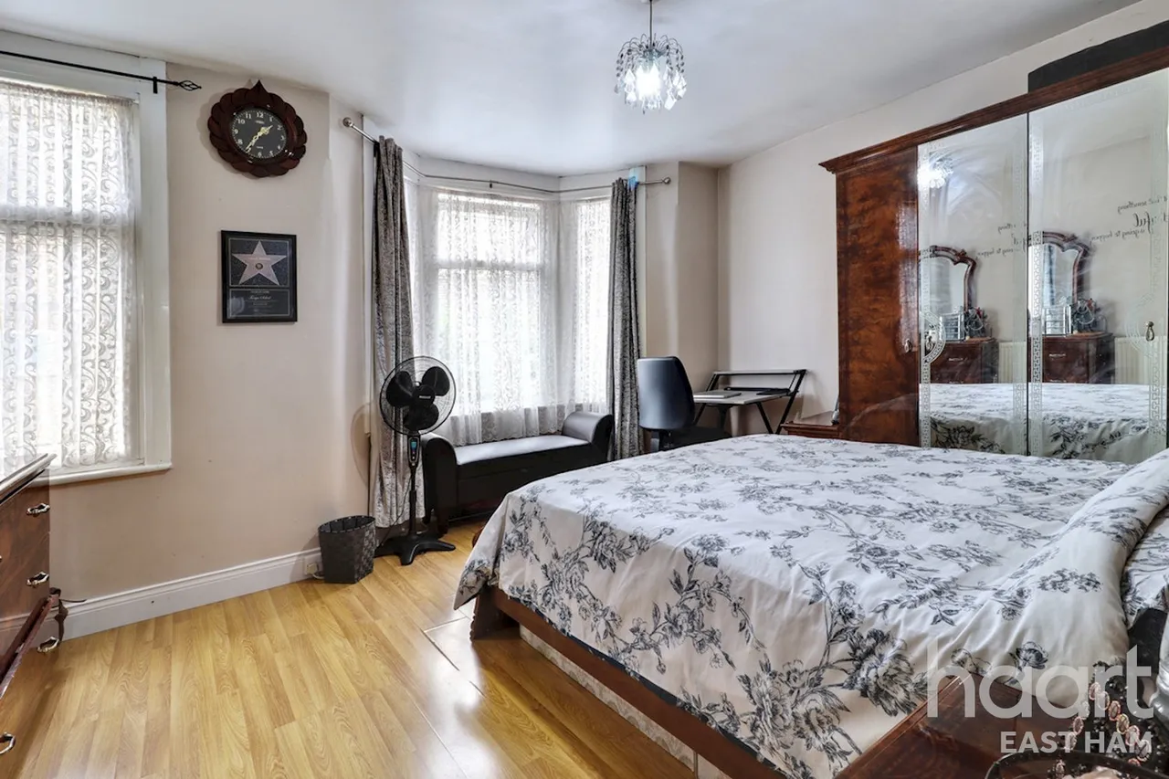 Winter Avenue, London, E6, photo 19
