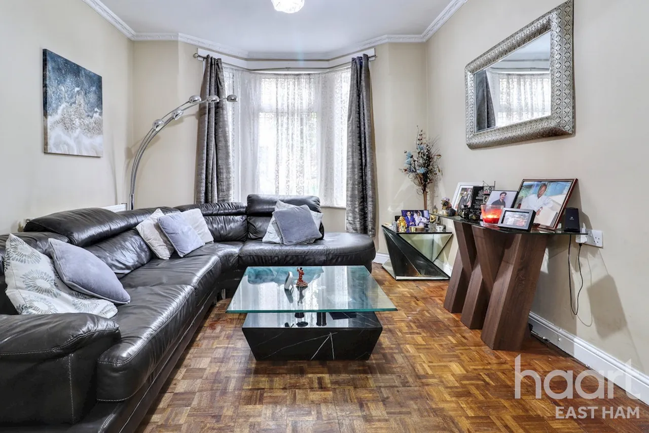 Winter Avenue, London, E6, photo 5