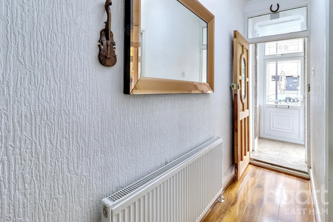 Winter Avenue, London, E6, photo 4