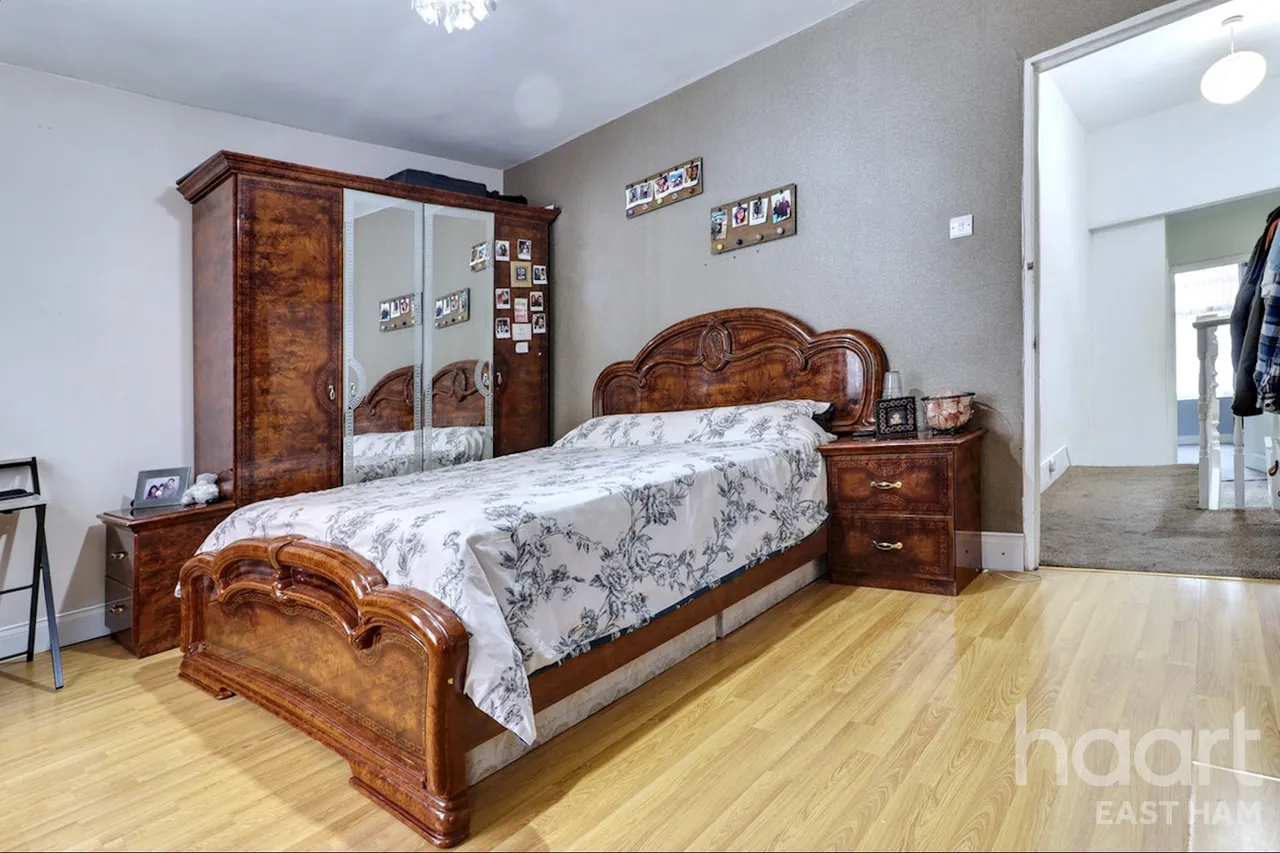 Winter Avenue, London, E6, photo 17
