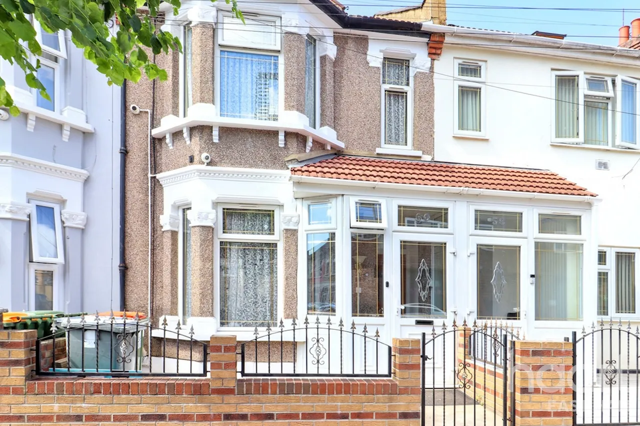 3 bed house for sale, Winter Avenue, London, E6