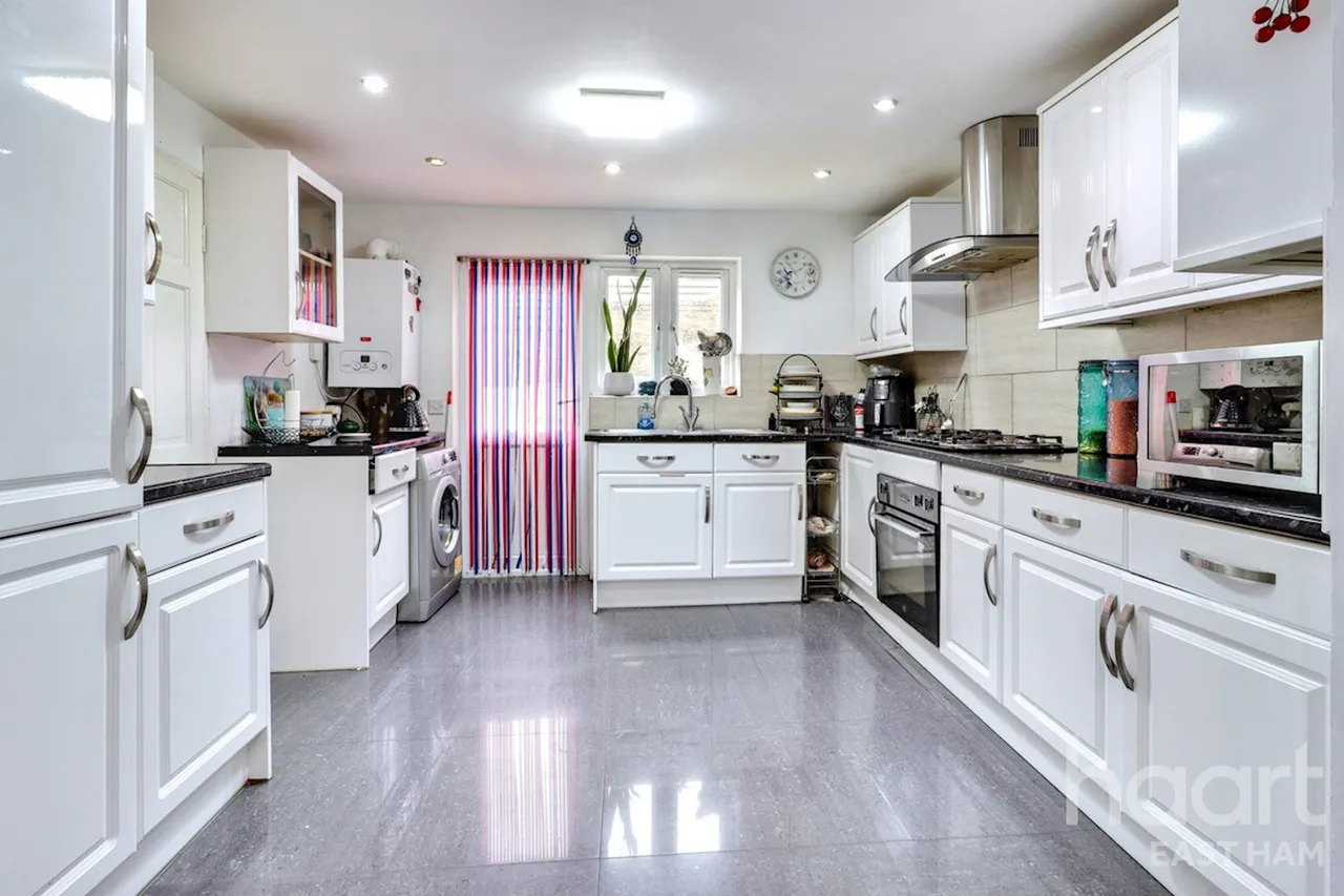 Winter Avenue, London, E6, photo 13