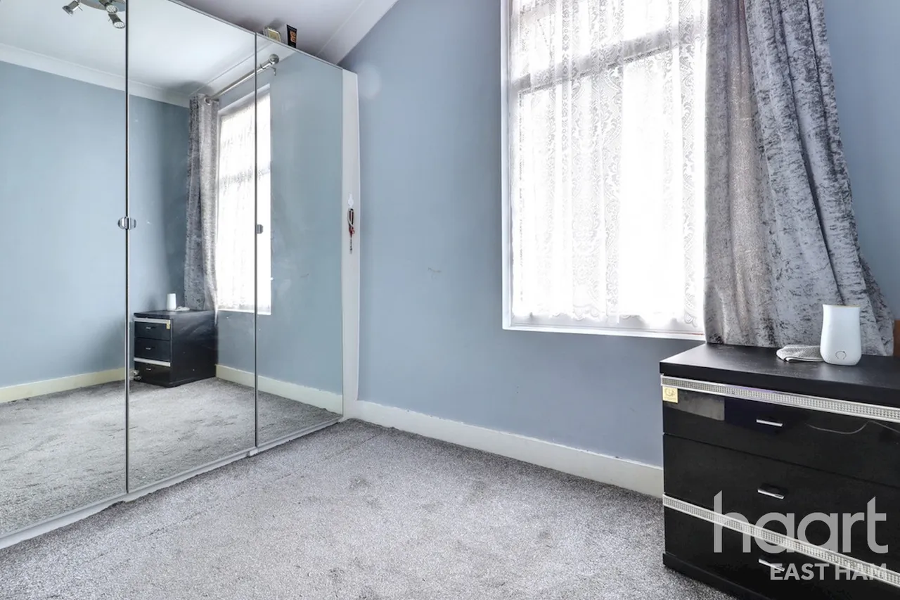 Winter Avenue, London, E6, photo 21