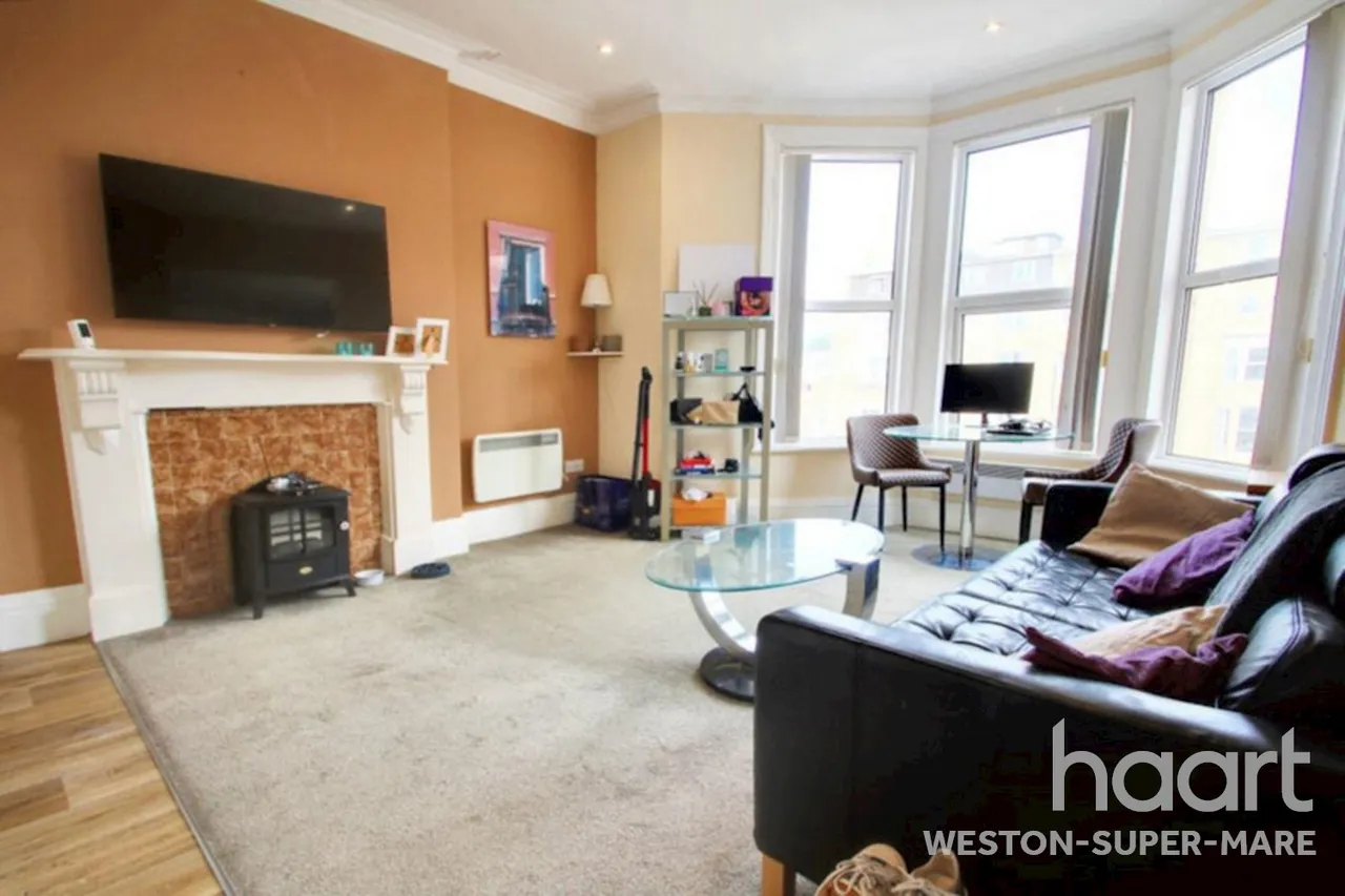 1 bed flat to rent, Victoria Square, BS23