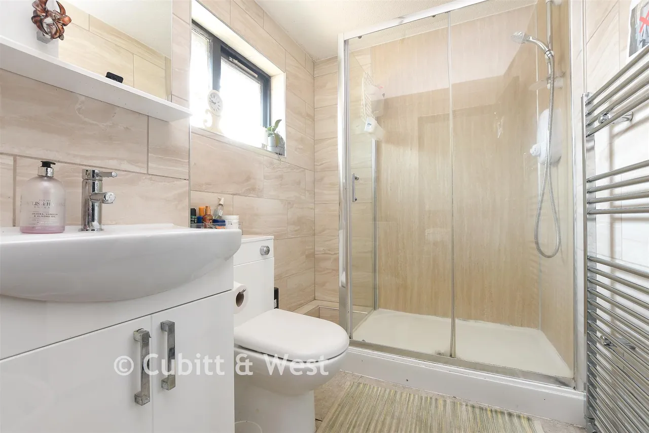 Saxley, Horley, RH6, photo 10