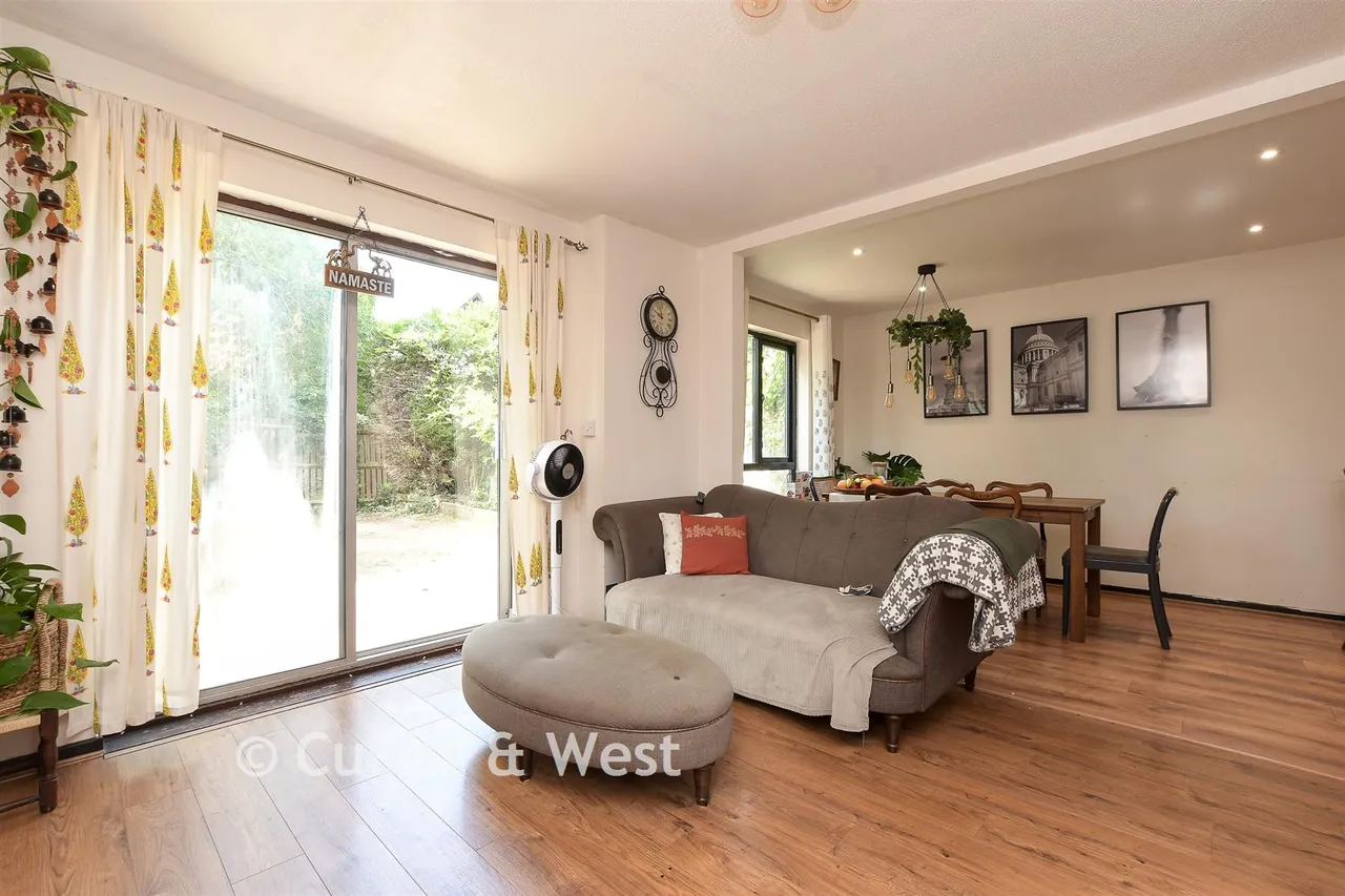 Saxley, Horley, RH6, photo 6