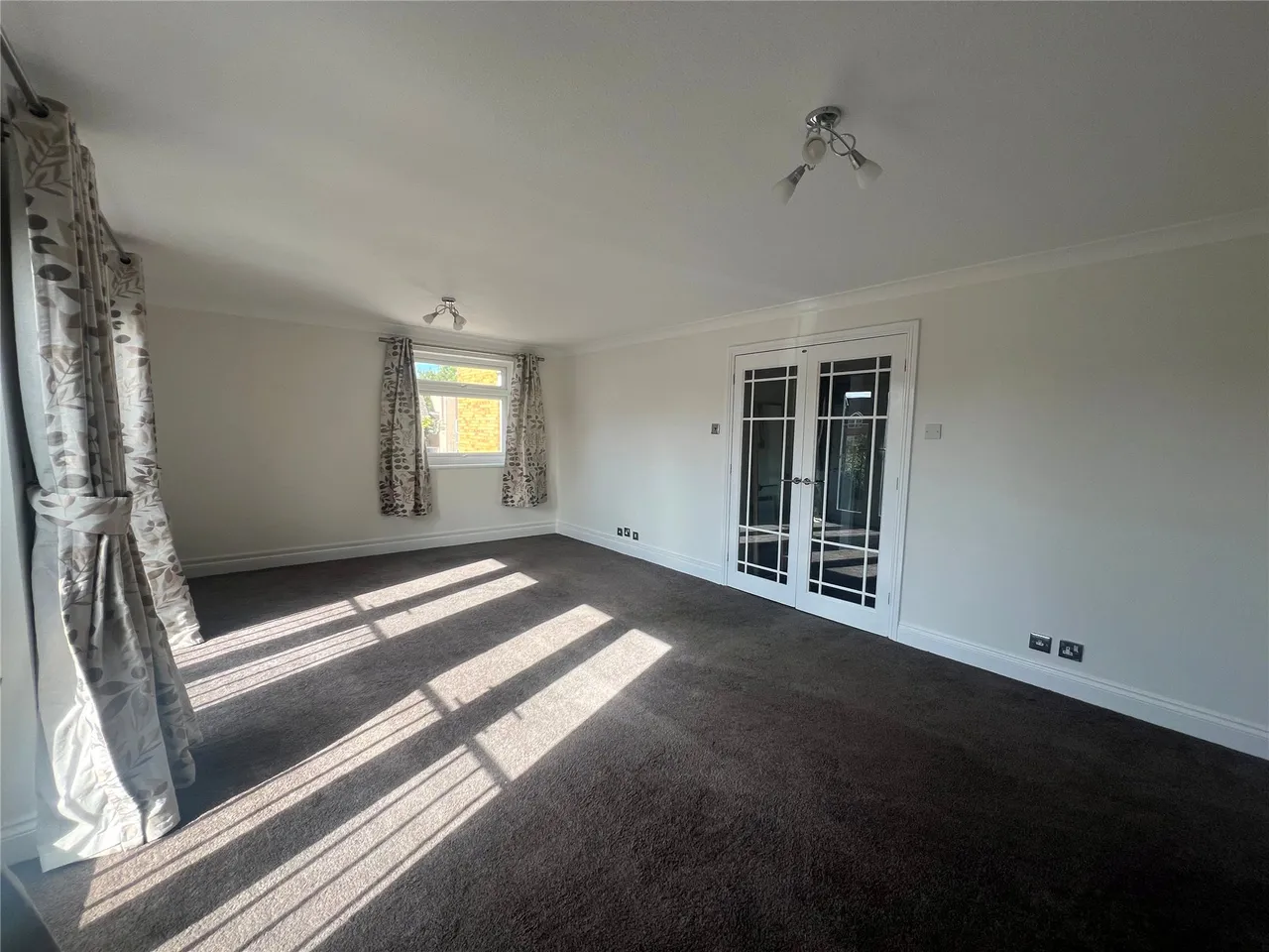 Greenlands Road, Staines, TW18, photo 13