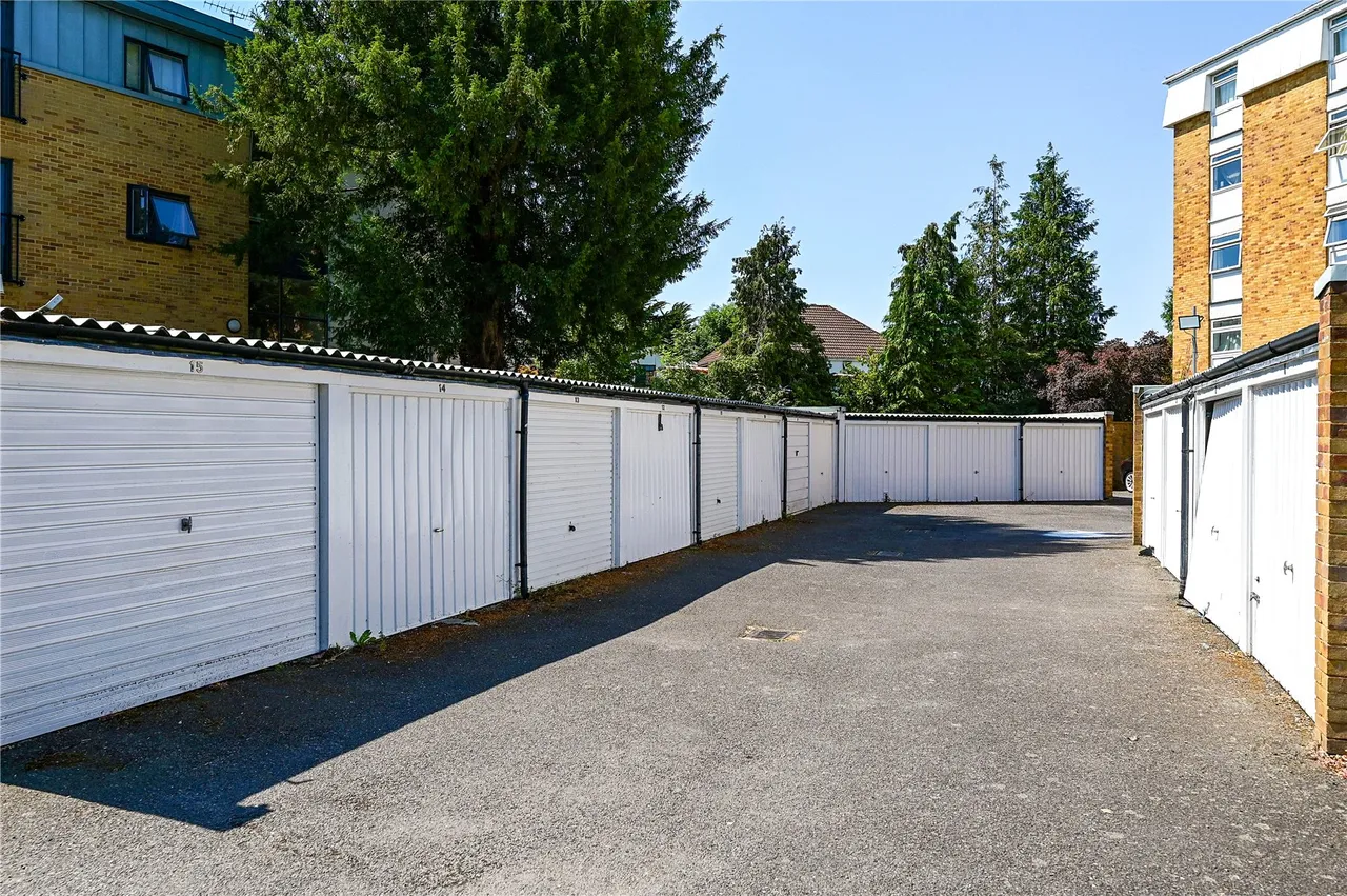 Greenlands Road, Staines, TW18, photo 5
