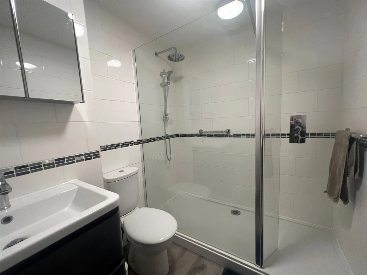 Greenlands Road, Staines, TW18, photo 4