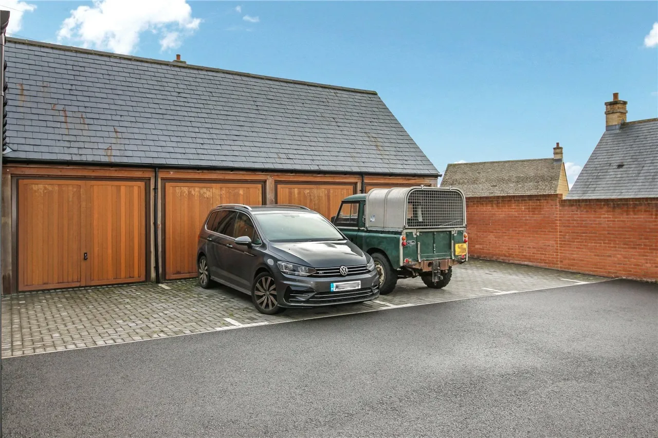 Matthews Walk, Cirencester, GL7, photo 4