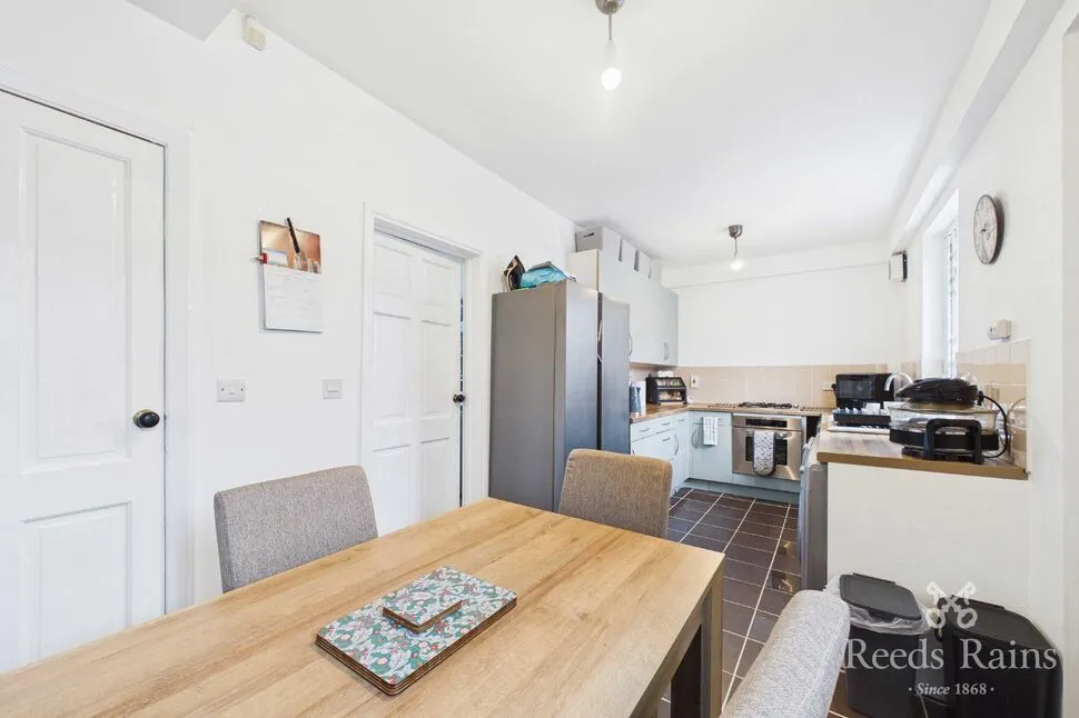 Hall Cross Road, Lowerhouses, Huddersfield, West Yorkshire, HD5, photo 3