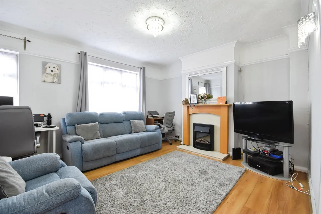 Southend Arterial Road, Hornchurch, photo 5
