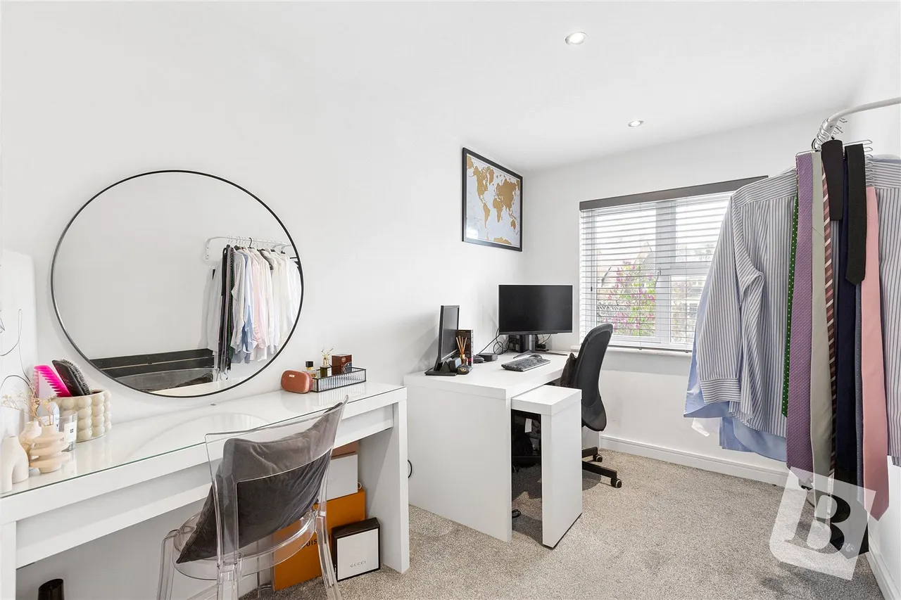 Kenilworth Place, Noak Bridge, Essex, SS15, photo 6