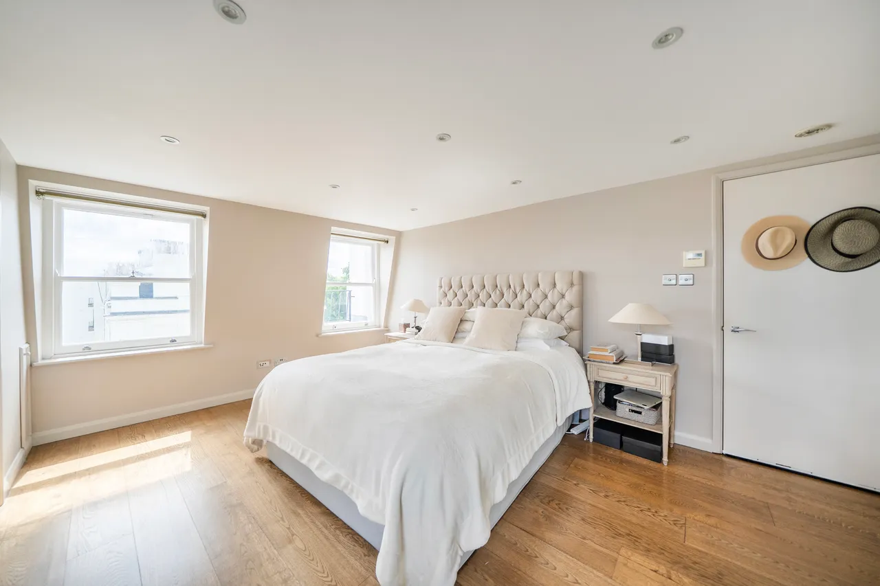 Flat 6, 22 Eaton Square, London, photo 7