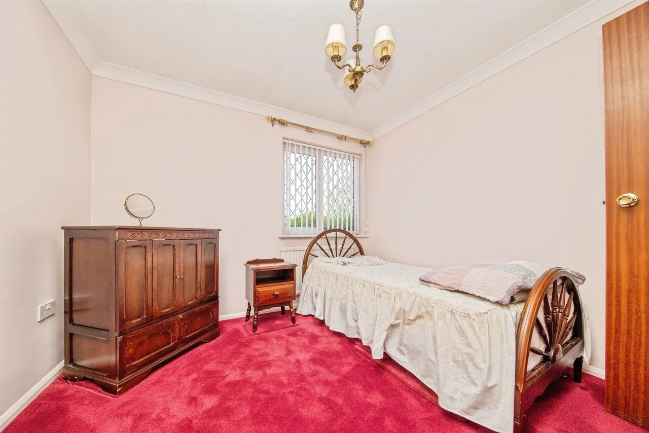 Sherwood Drive, Clacton-On-Sea, photo 10