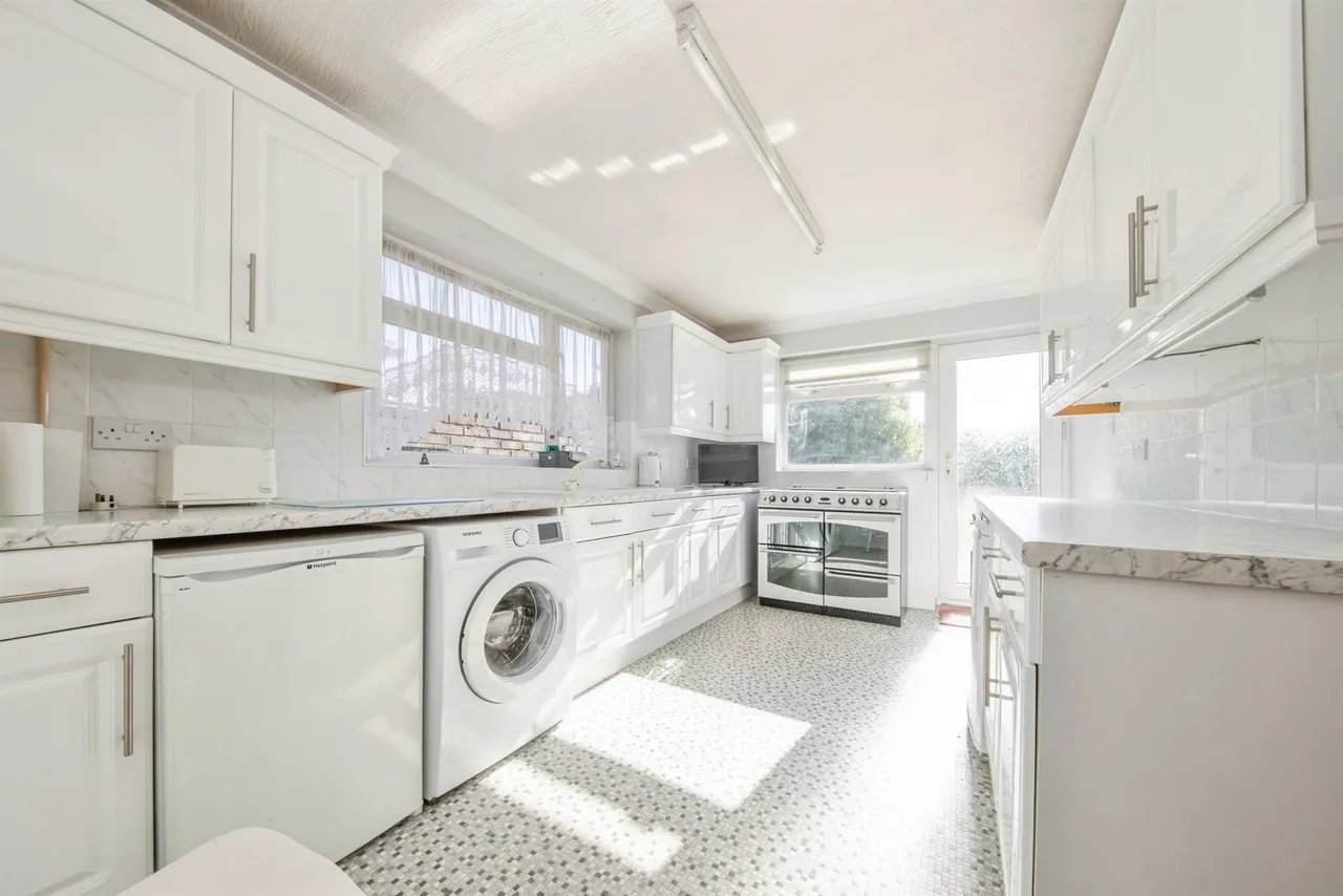 Sherwood Drive, Clacton-On-Sea, photo 5