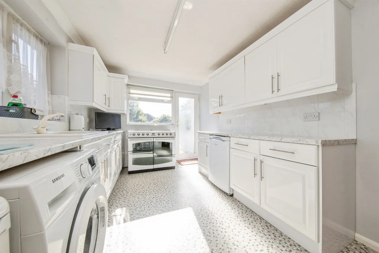 Sherwood Drive, Clacton-On-Sea, photo 6