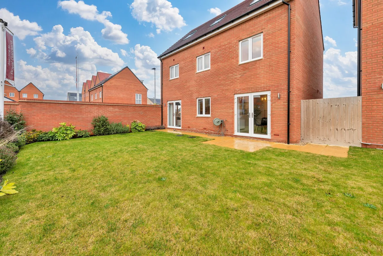 PLOT 18 The Stewart, Royal Gardens, Wixams, MK45 3RN, photo 19