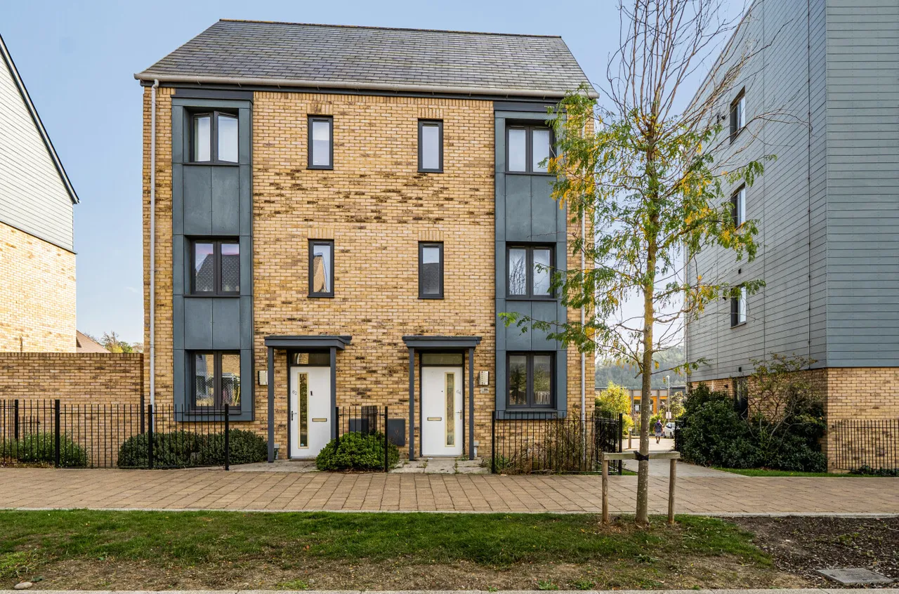 3 bed house for sale, Norman Lane, Castle Hill, DA10