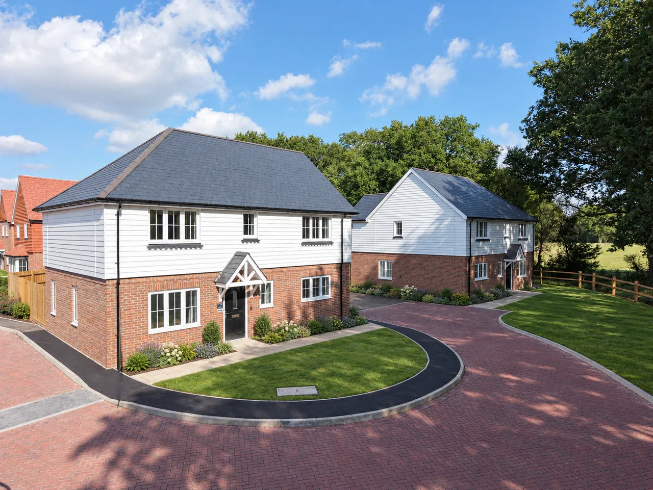 4 bed property for sale, Burstow Grove, Off Haroldslea Drive, RH6