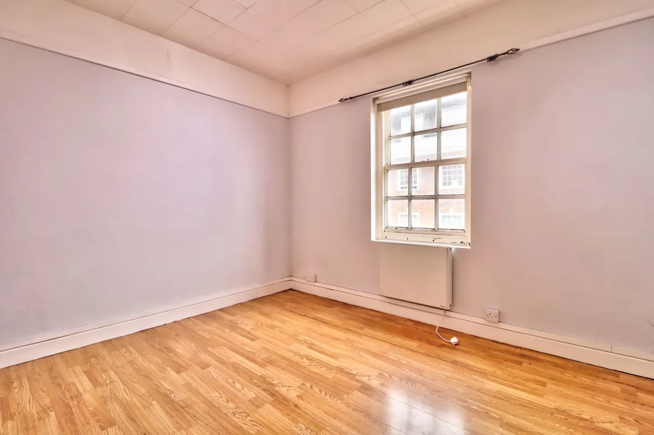 Crendon Street, High Wycombe, HP13, photo 5