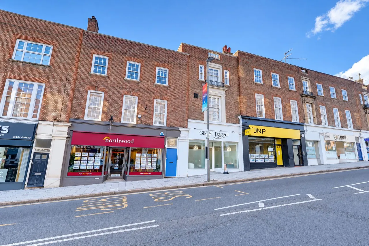 2 bed flat to rent, Crendon Street, High Wycombe, HP13