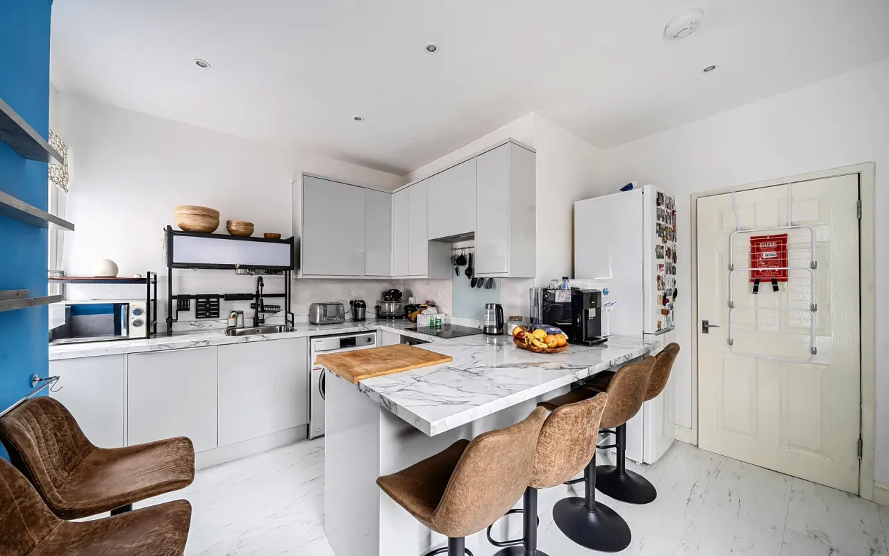 2 bed flat for sale — Foster Hill Road, Bedford