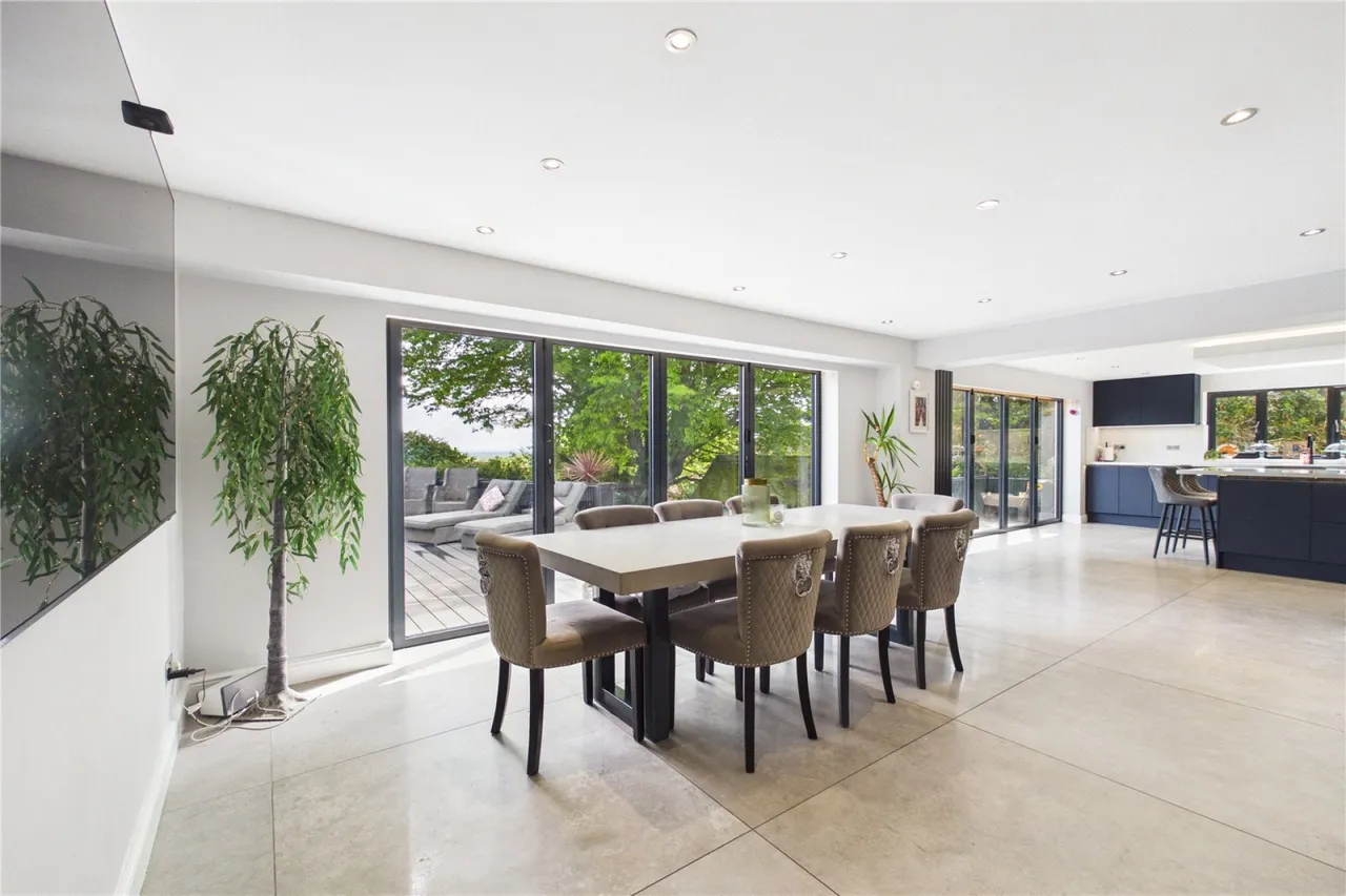 Harewood Drive, Cold Ash, RG18, photo 29