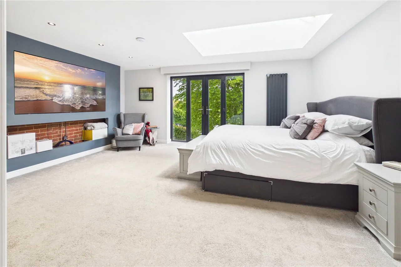 Harewood Drive, Cold Ash, RG18, photo 18